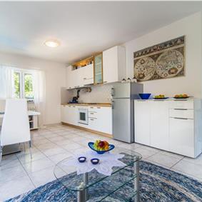 4 Bedroom Villa with Pool and Annex near Porec, Sleeps 8